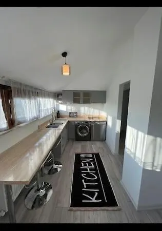 Pool Rooftop Kadikoy Bagdat St. Seaside Metro 5mins Metro * Estambul