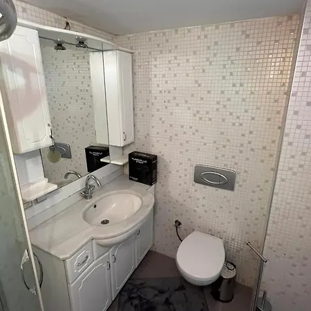 Pool Rooftop Kadikoy Bagdat St. Seaside Metro 5mins Metro *